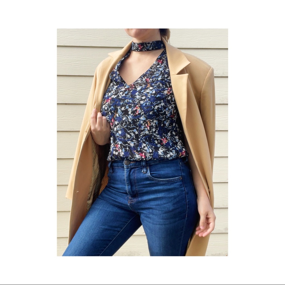 WHBM Collared cut out sleeveless blouse with floral design